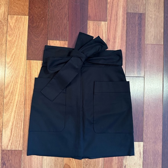 French Connection Black Mini Skirt - Picture 2 of 3